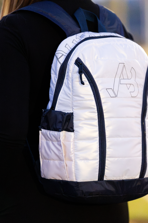 Mochila Acolchoada Authentic AB Branca e Azul-Marinho