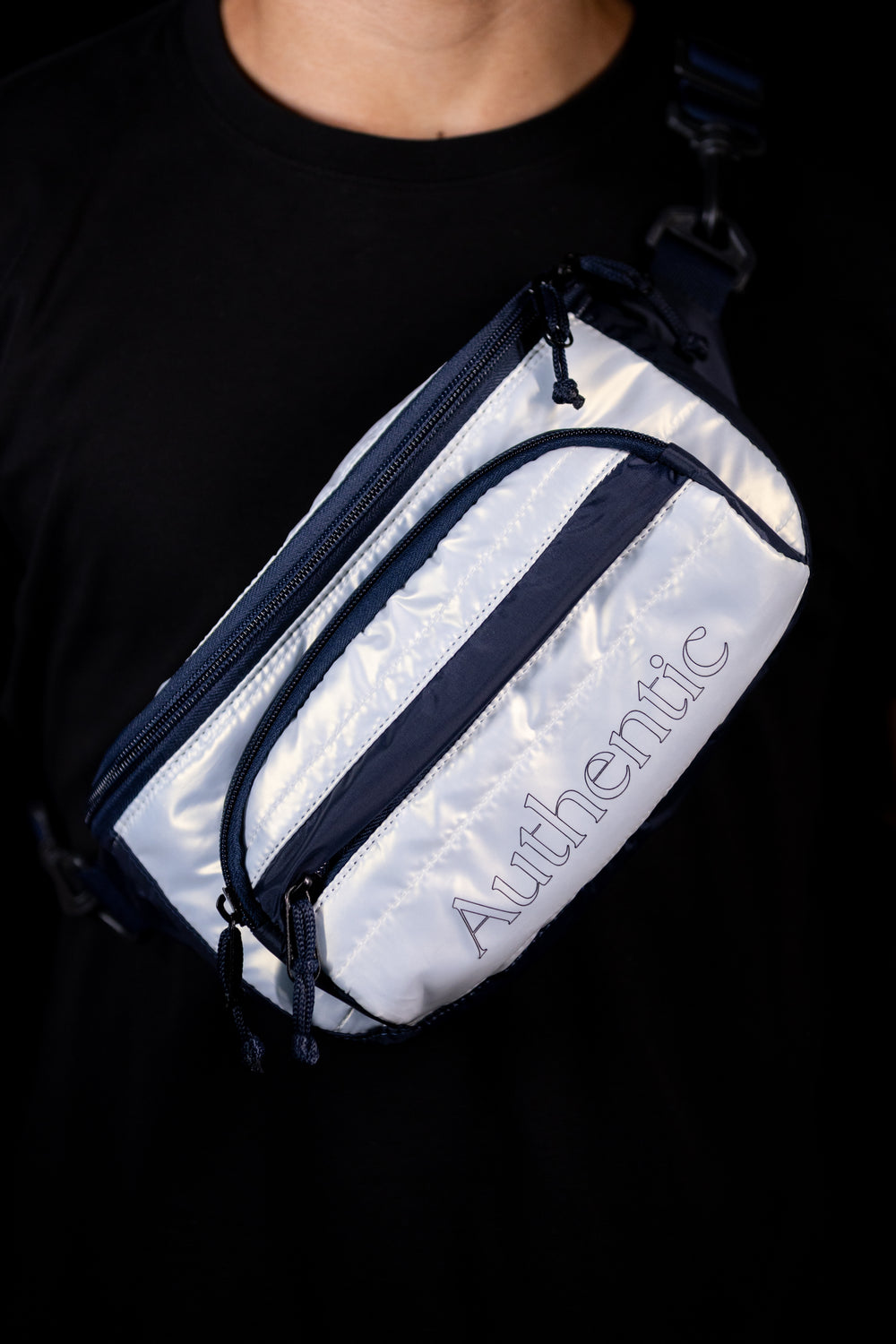 Shoulder Bag Autêntica Branca e Azul-Marinho